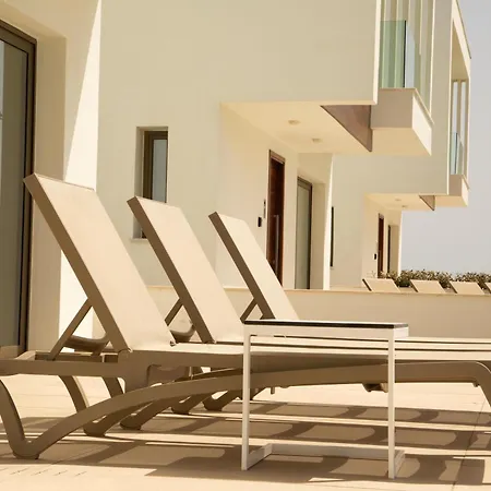Phaedrus Living: Serenity Waves No.11 Villa Larnaca